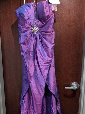 Mac Duggal 75882 Size 14W Purple Prom Dress